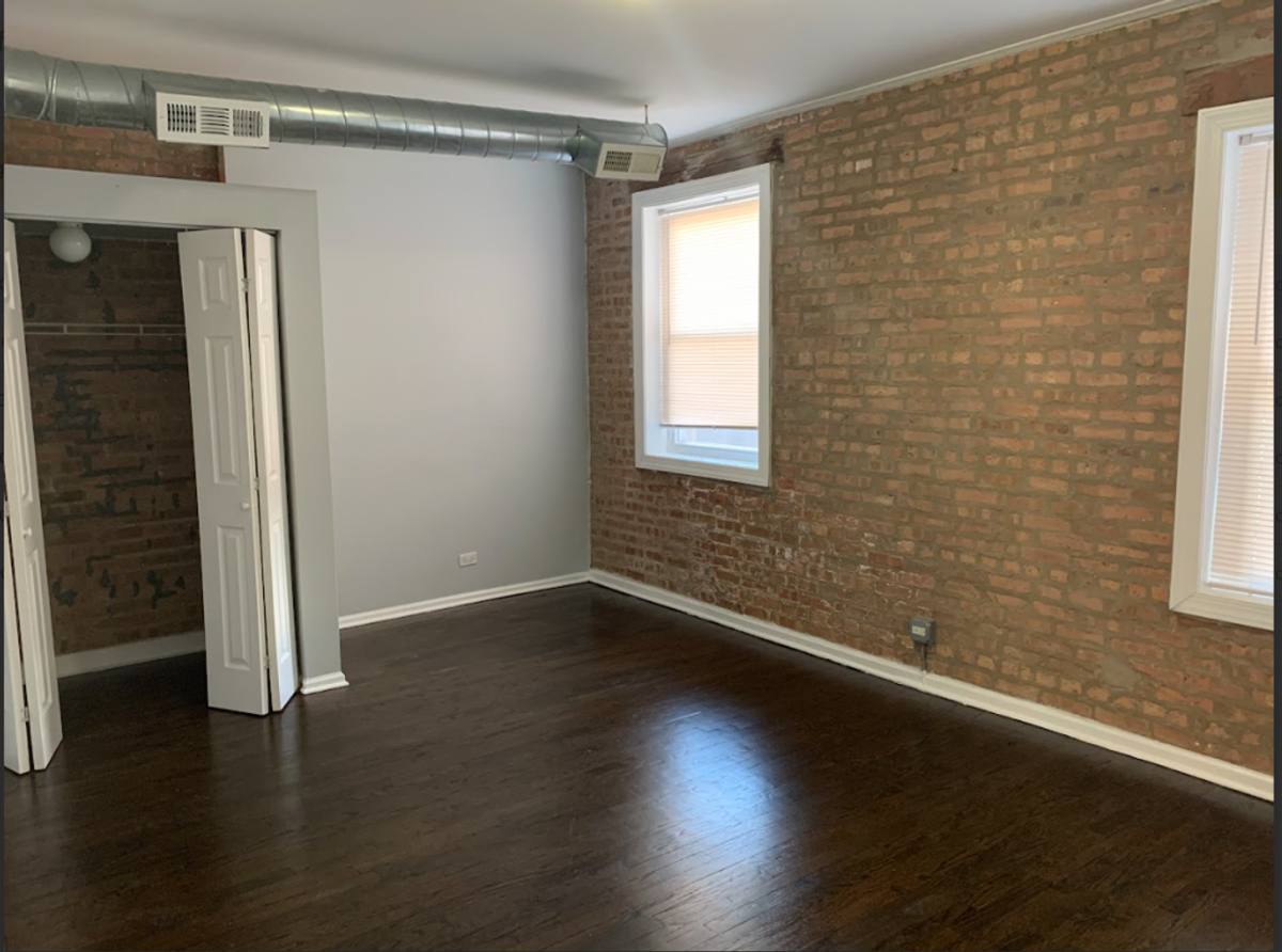Apartment for rent at 2450 E 78th St, Chicago, IL 60649