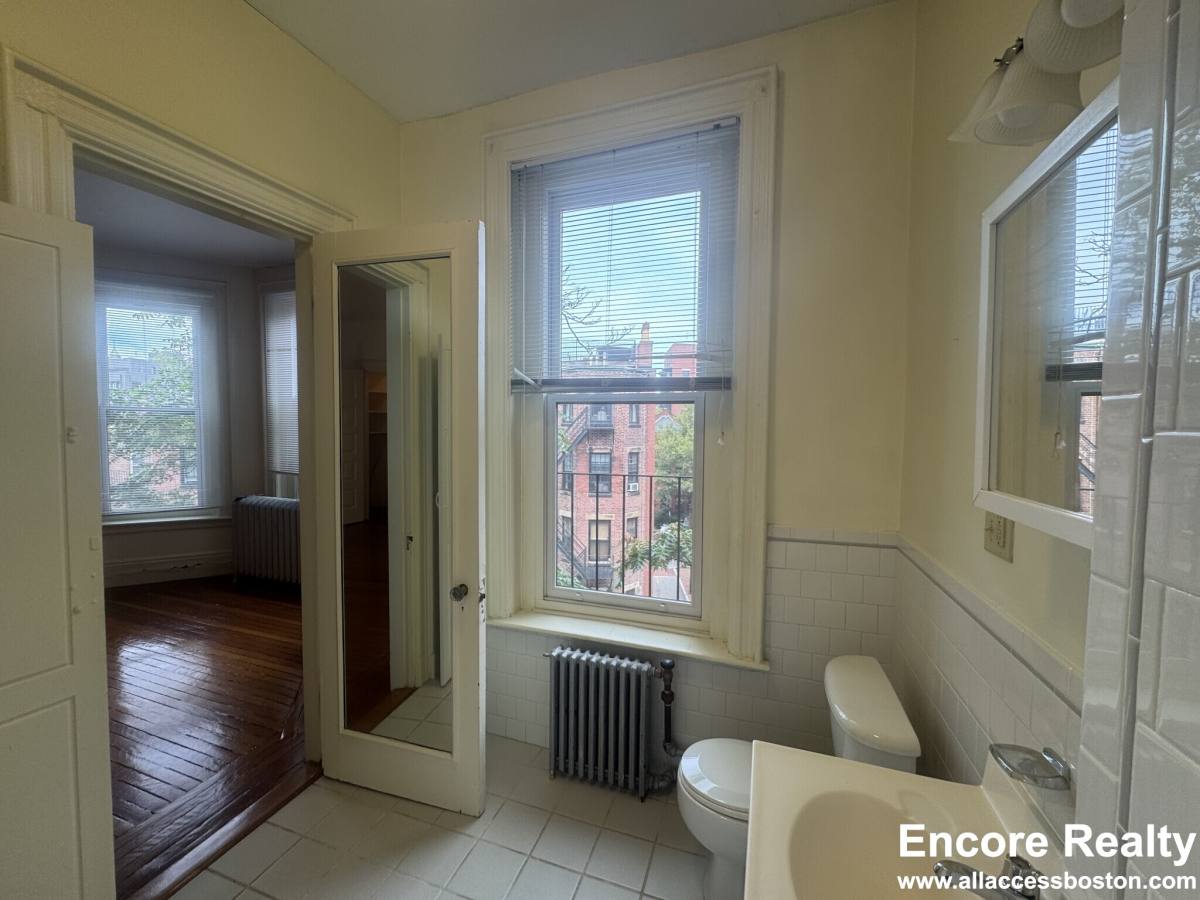 Apartment for rent at 379 Commonwealth Ave #13, Boston, MA 02115