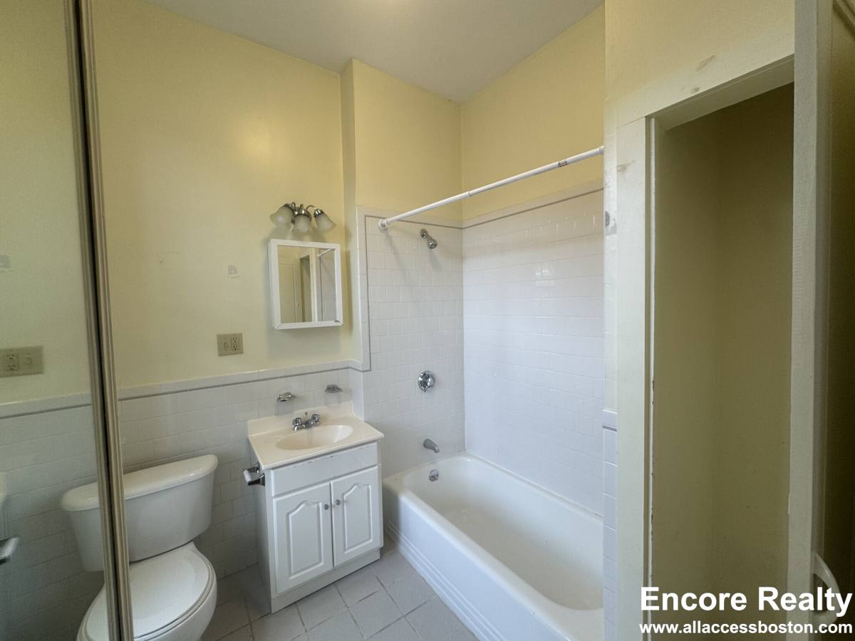 Apartment for rent at 379 Commonwealth Ave #13, Boston, MA 02115