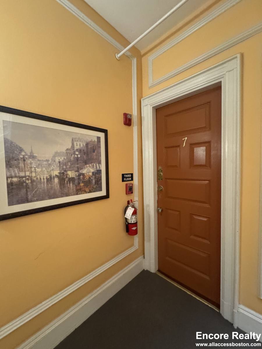 Apartment for rent at 379 Commonwealth Ave #13, Boston, MA 02115
