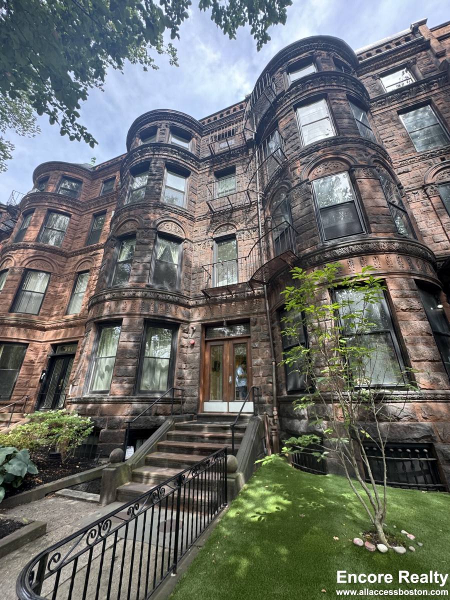 Apartment for rent at 379 Commonwealth Ave #13, Boston, MA 02115