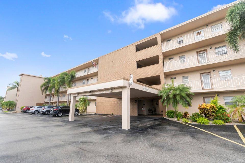 Condo for rent at 300 NE 26th Ave #1140, Boynton Beach, FL 33435