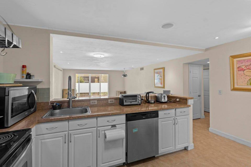 Condo for rent at 300 NE 26th Ave #1140, Boynton Beach, FL 33435