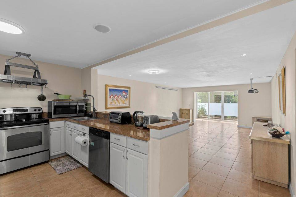 Condo for rent at 300 NE 26th Ave #1140, Boynton Beach, FL 33435