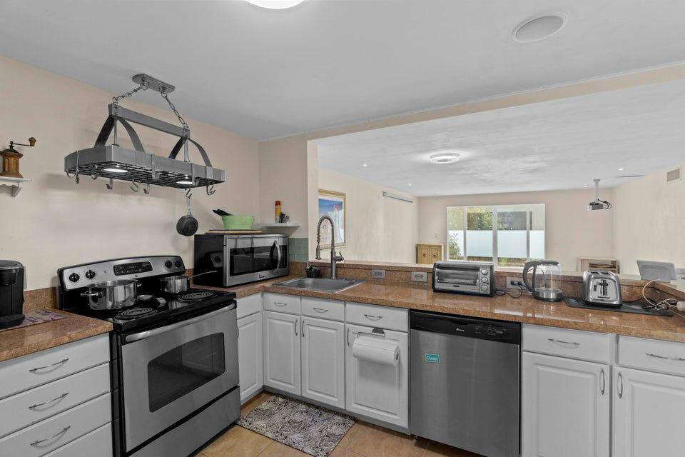 Condo for rent at 300 NE 26th Ave #1140, Boynton Beach, FL 33435