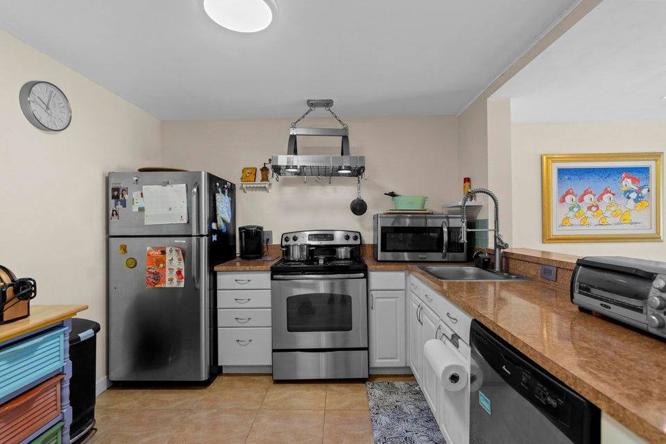 Condo for rent at 300 NE 26th Ave #1140, Boynton Beach, FL 33435