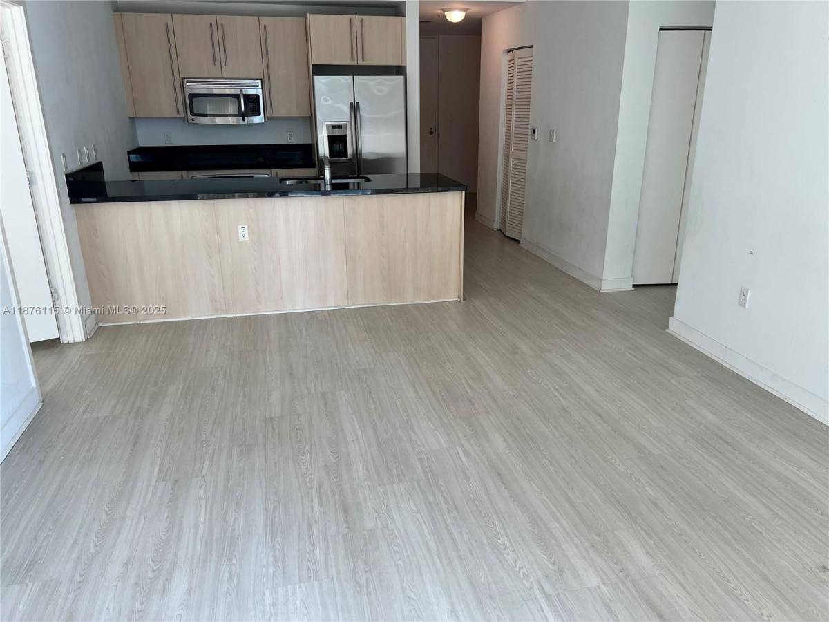 Apartment for rent at 1111 SW 1st Ave #2816, Miami, FL 33130