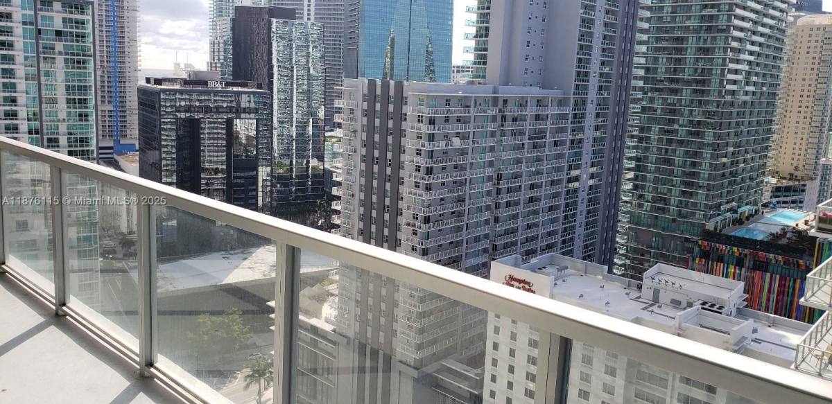 Apartment for rent at 1111 SW 1st Ave #2816, Miami, FL 33130