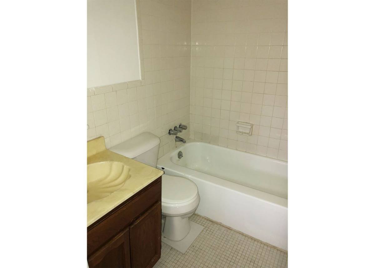 Apartment for rent at 880 Lafayette Ave, Cincinnati, OH 45220