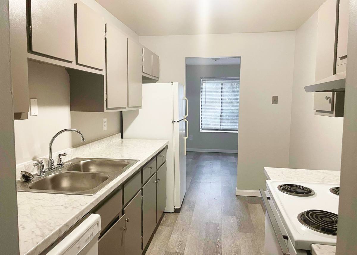 Apartment for rent at 1600 Thompson Heights, Cincinnati, OH 45223