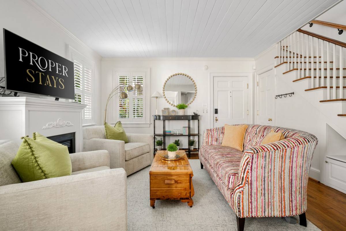 House for rent at 84 1 3 King St #B, Charleston, SC 29401