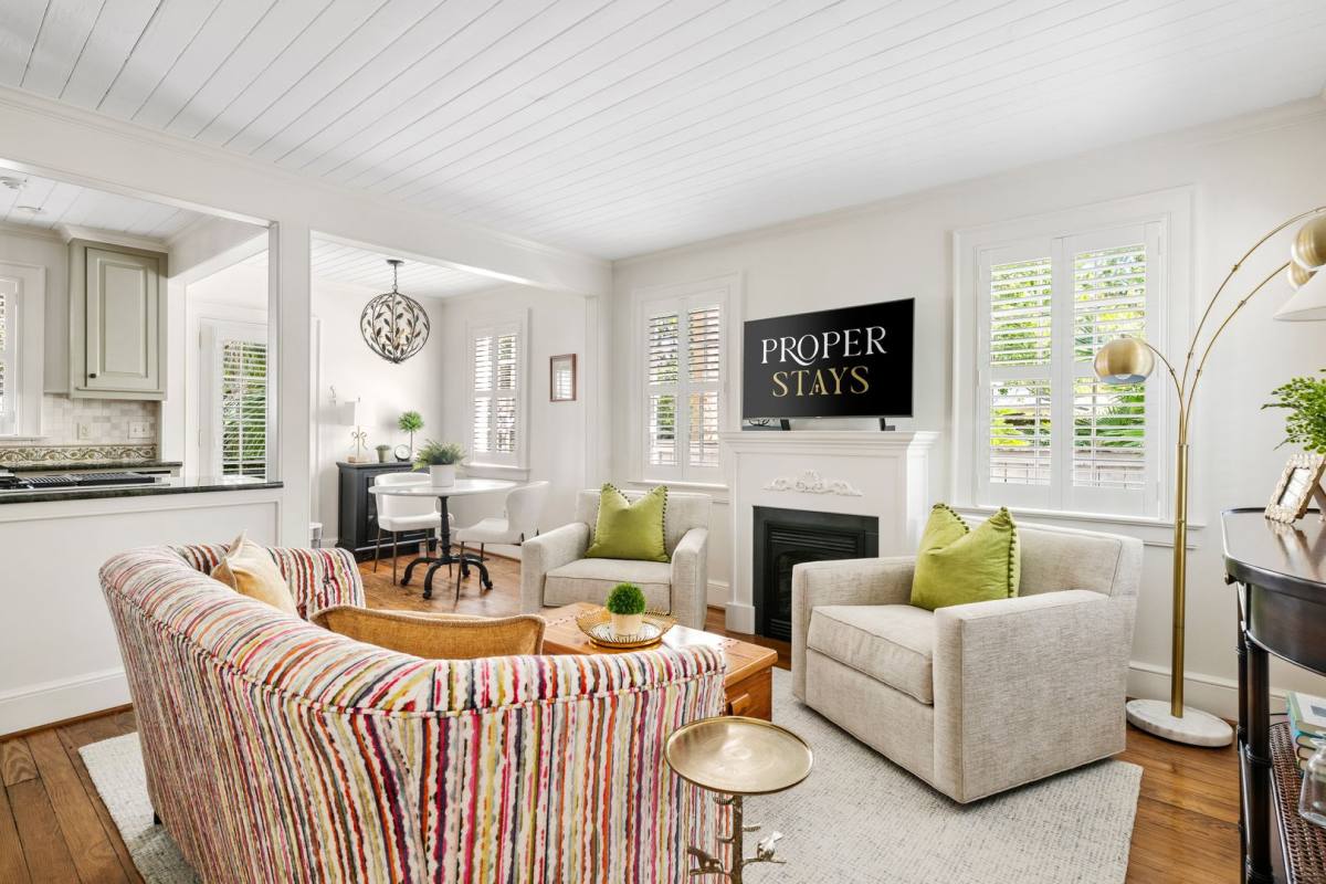 House for rent at 84 1 3 King St #B, Charleston, SC 29401