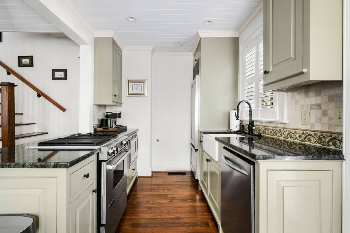 House for rent at 84 1 3 King St #B, Charleston, SC 29401