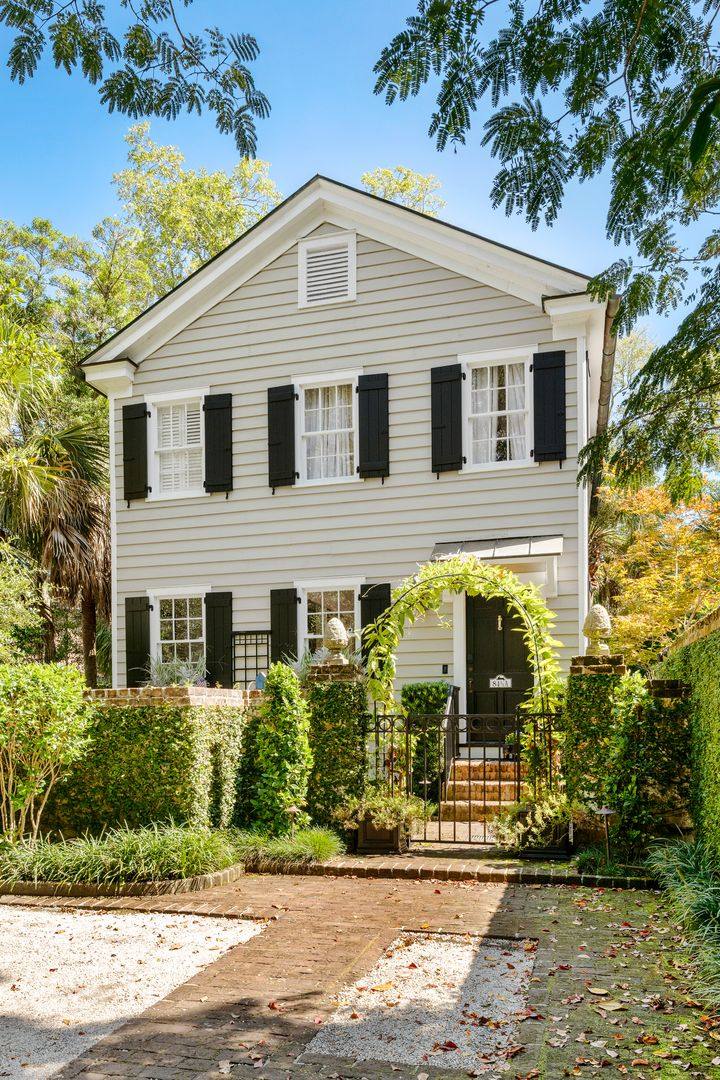 House for rent at 84 1 3 King St #B, Charleston, SC 29401