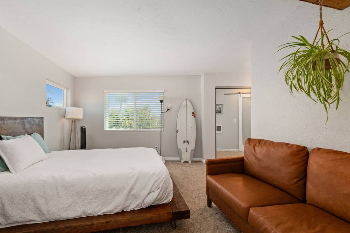 Townhouse for rent at 735 Verona Court, San Diego, CA 92109