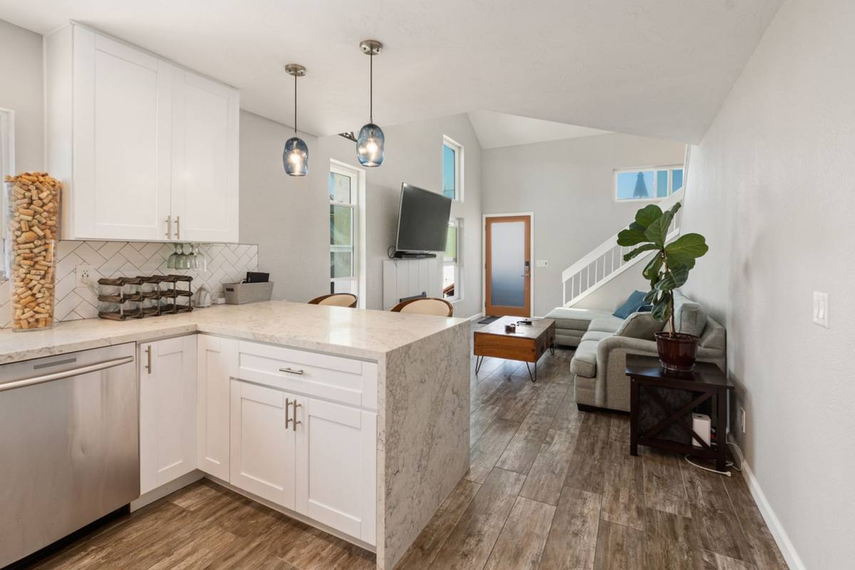 Townhouse for rent at 735 Verona Court, San Diego, CA 92109