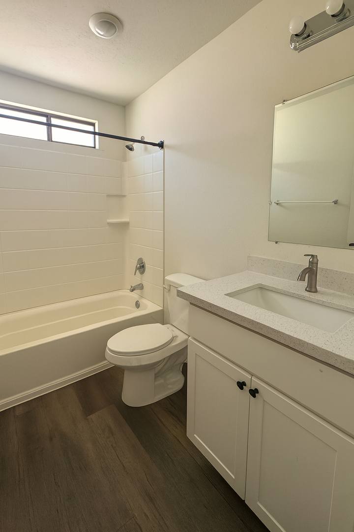Apartment for rent at 1135 E Chipman Rd, Phoenix, AZ 85040