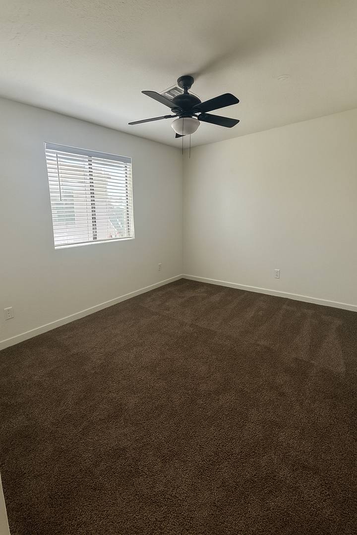 Apartment for rent at 1135 E Chipman Rd, Phoenix, AZ 85040