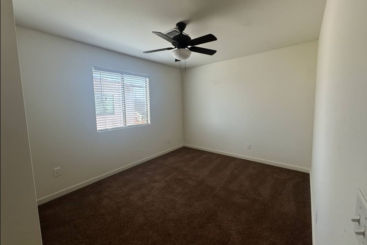 Apartment for rent at 1135 E Chipman Rd, Phoenix, AZ 85040