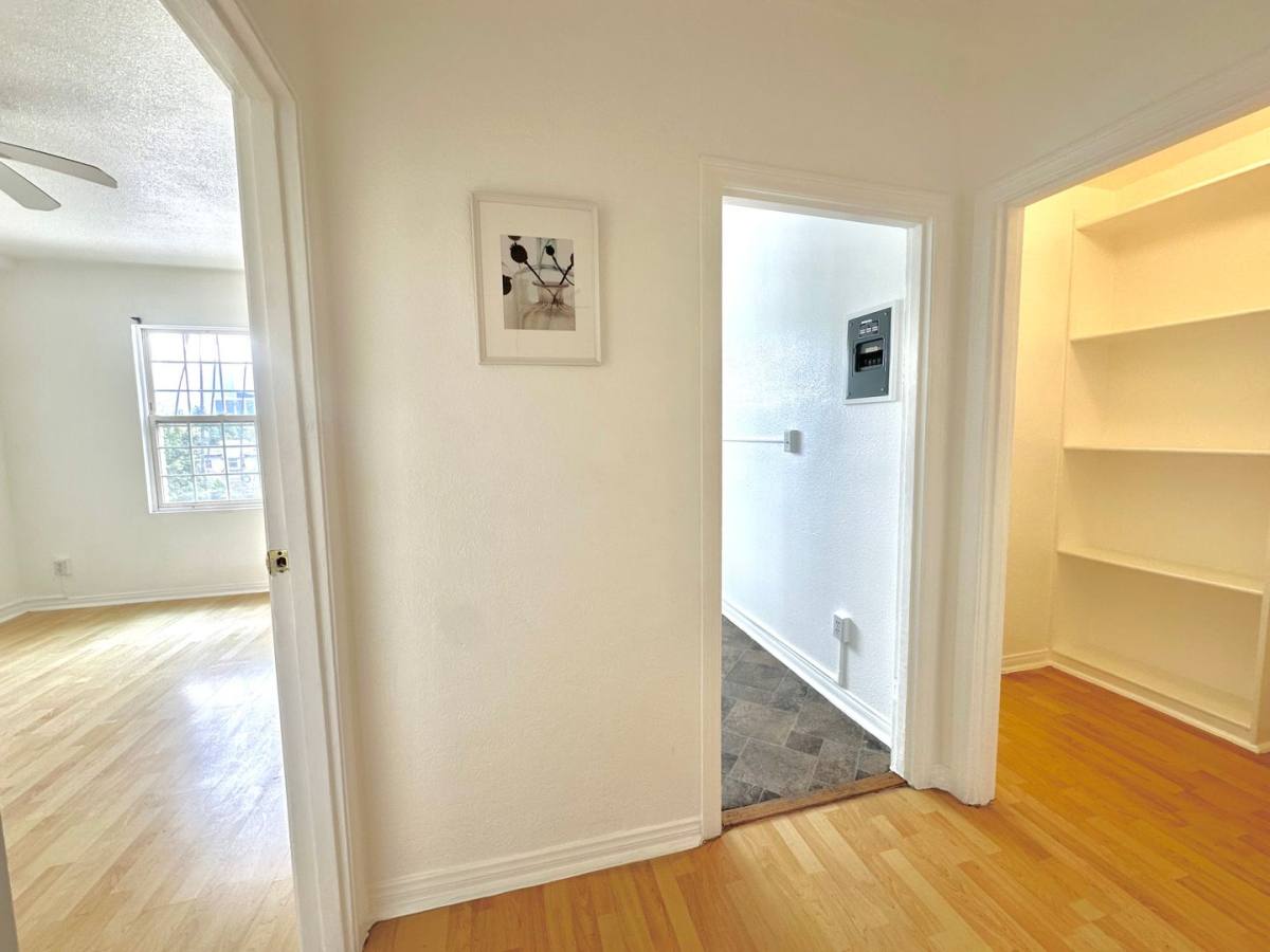 Apartment for rent at 2121 W 11th St, Los Angeles, CA 90006