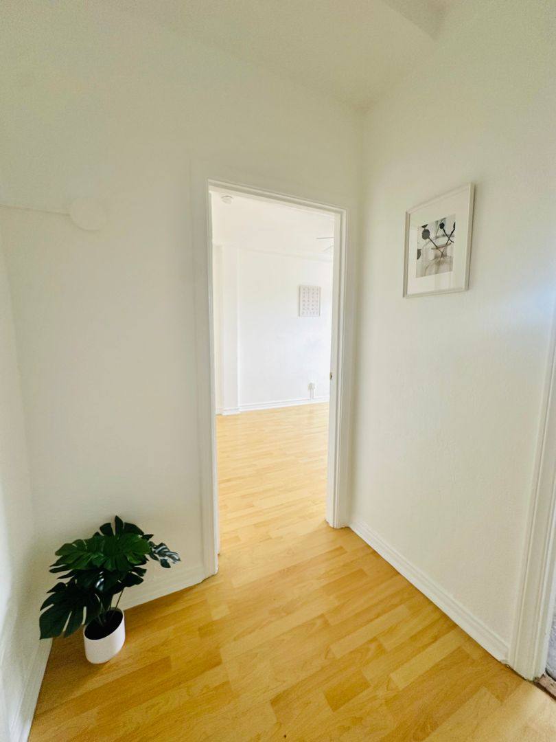 Apartment for rent at 2121 W 11th St, Los Angeles, CA 90006