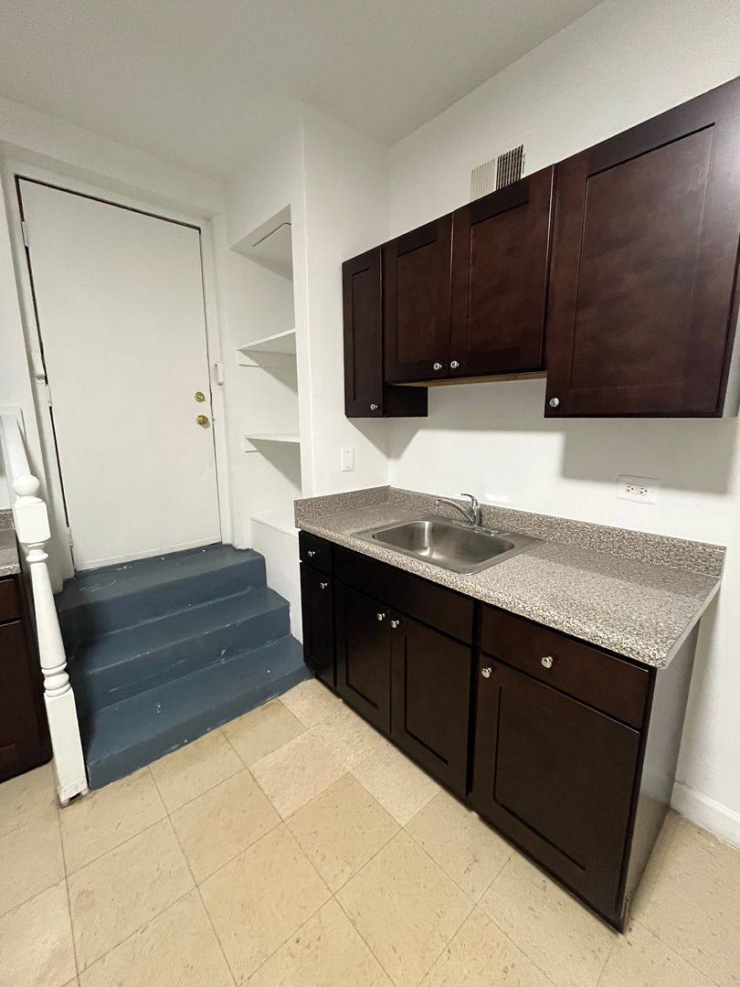 Apartment for rent at 3635 W Cermak Rd, Chicago, IL 60623