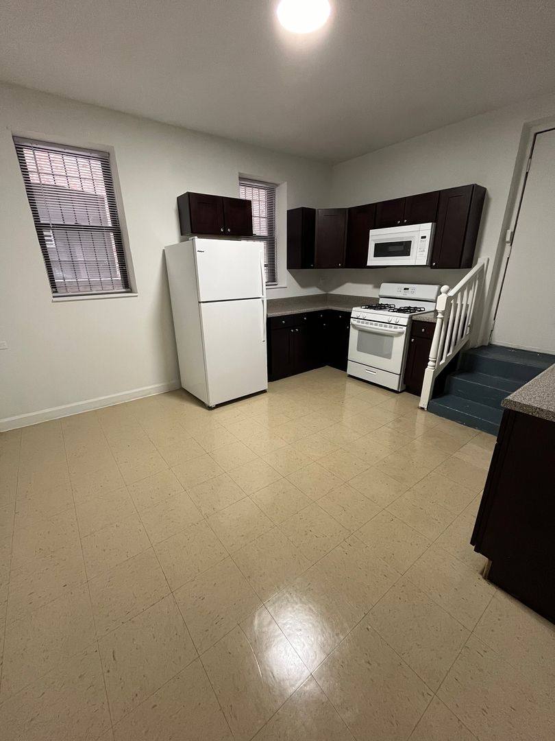 Apartment for rent at 3635 W Cermak Rd, Chicago, IL 60623