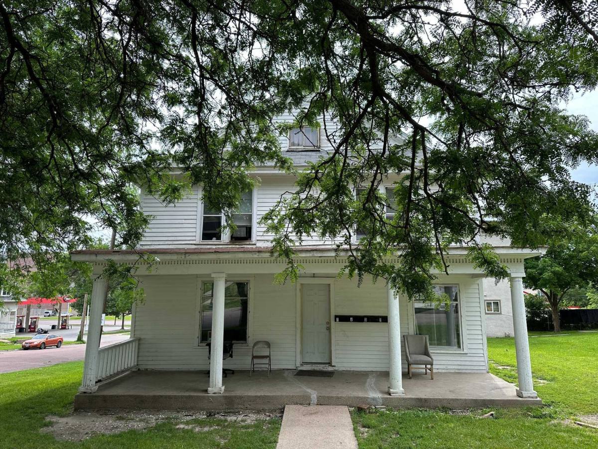 Apartment for rent at 434 N Spring Ave, Sioux Falls, SD 57104