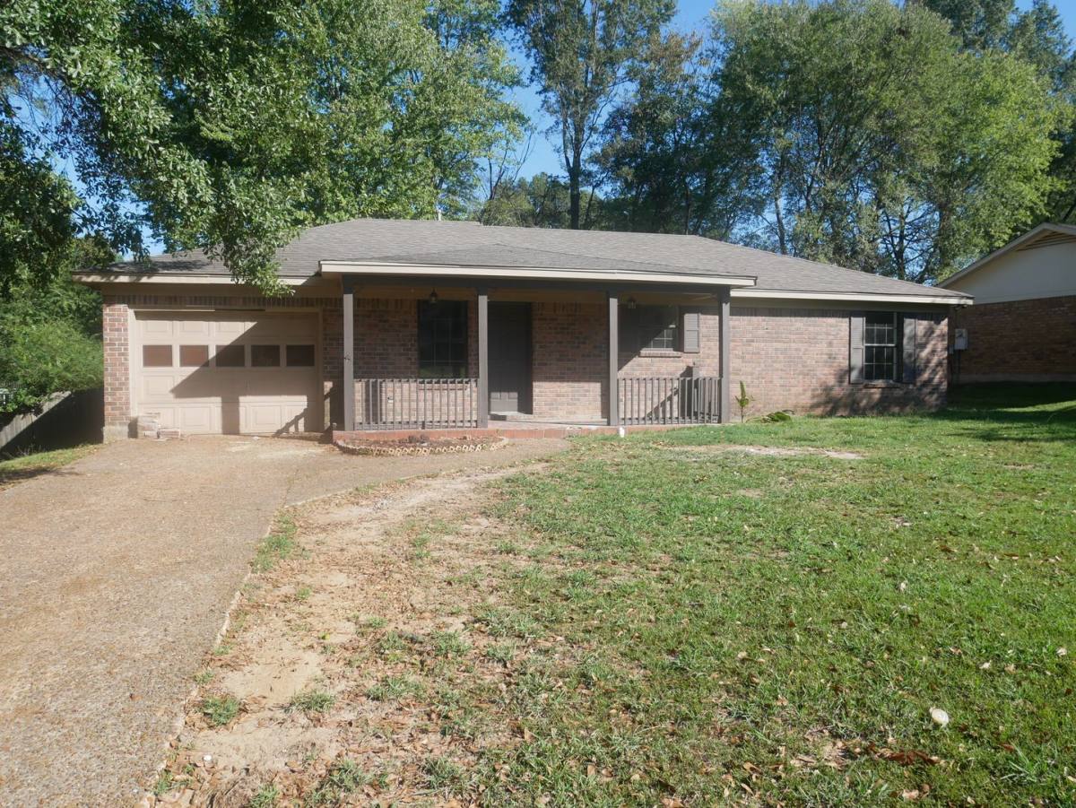 House for rent at 5800 Dover Dr, Horn Lake, MS 38637