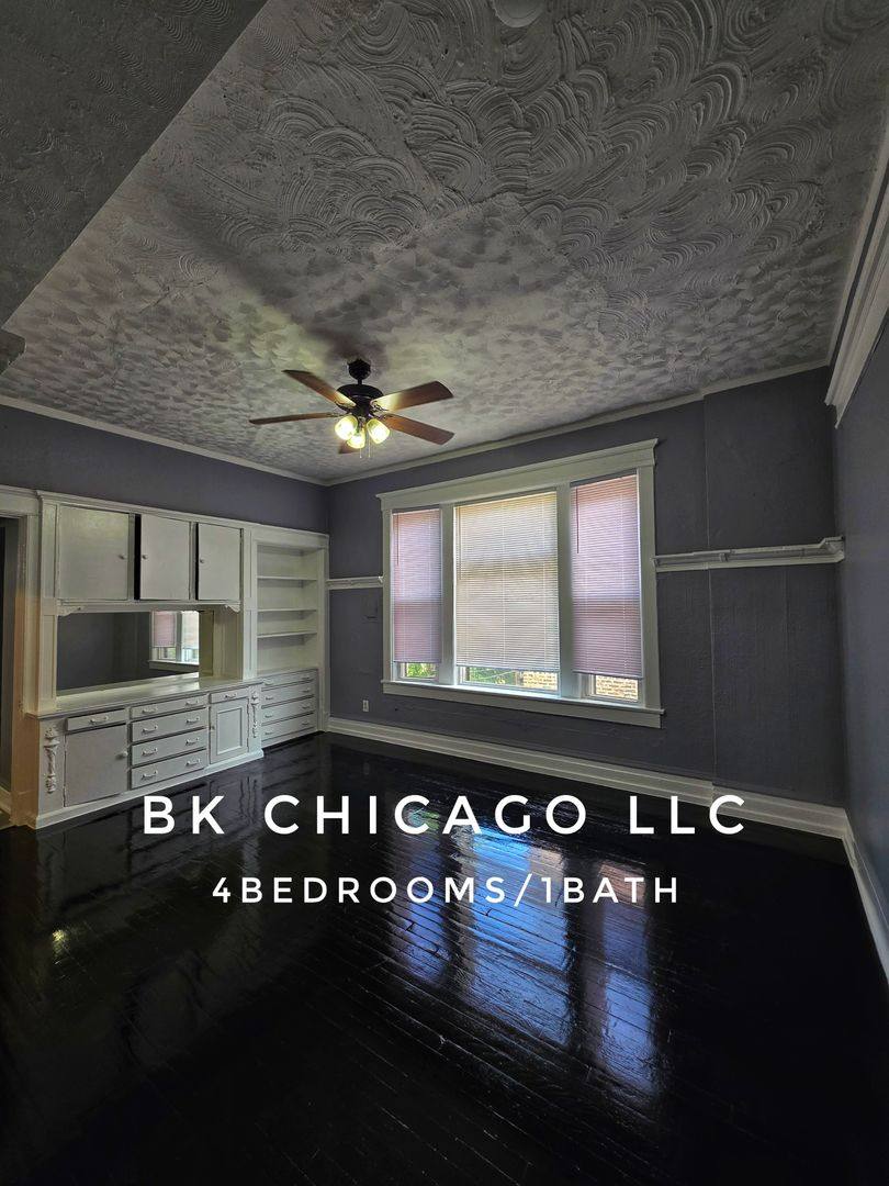 Apartment for rent at 434 E 71st St, Chicago, IL 60619