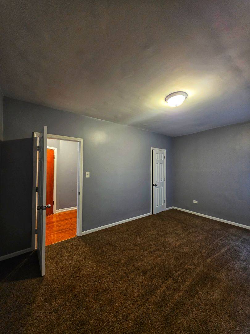 Apartment for rent at 7947 S Essex Ave, Chicago, IL 60617