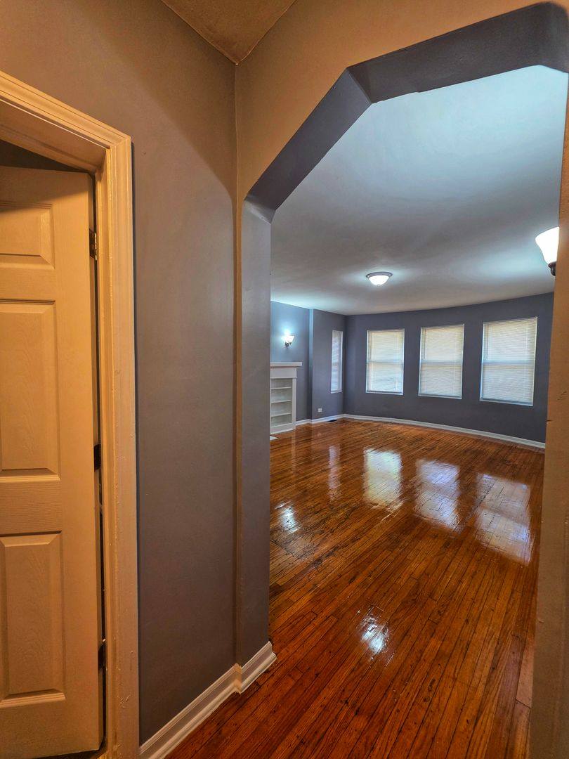 Apartment for rent at 7947 S Essex Ave, Chicago, IL 60617