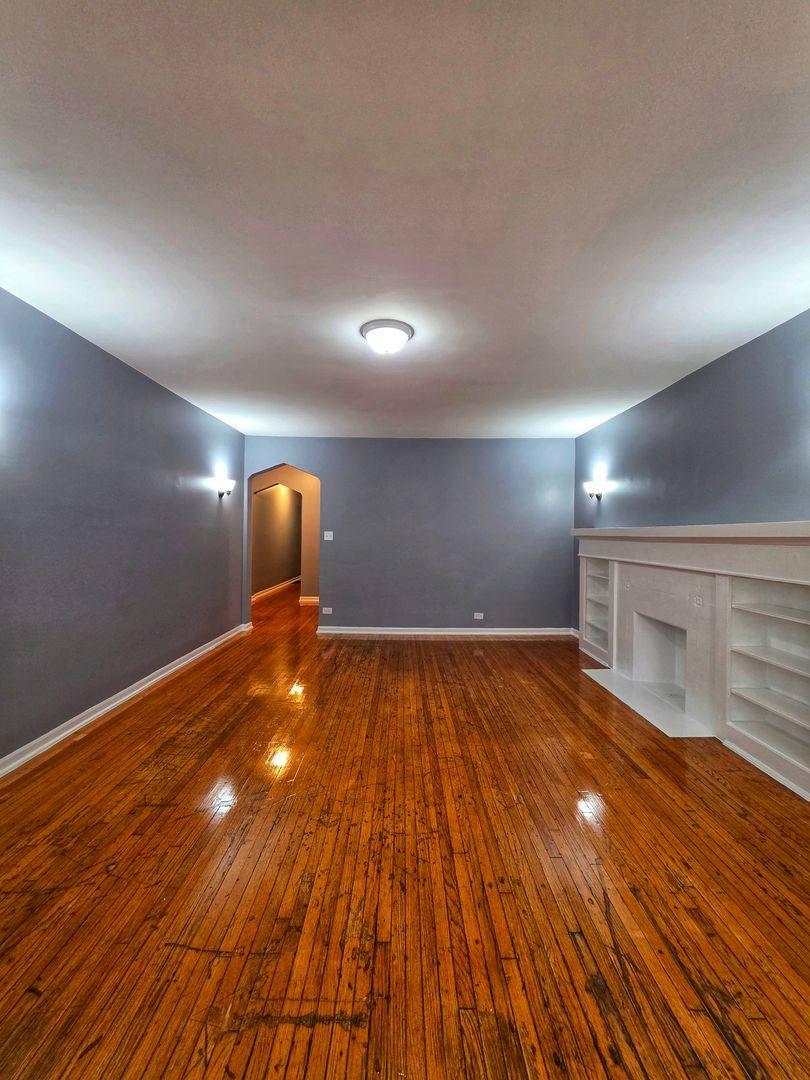 Apartment for rent at 7947 S Essex Ave, Chicago, IL 60617