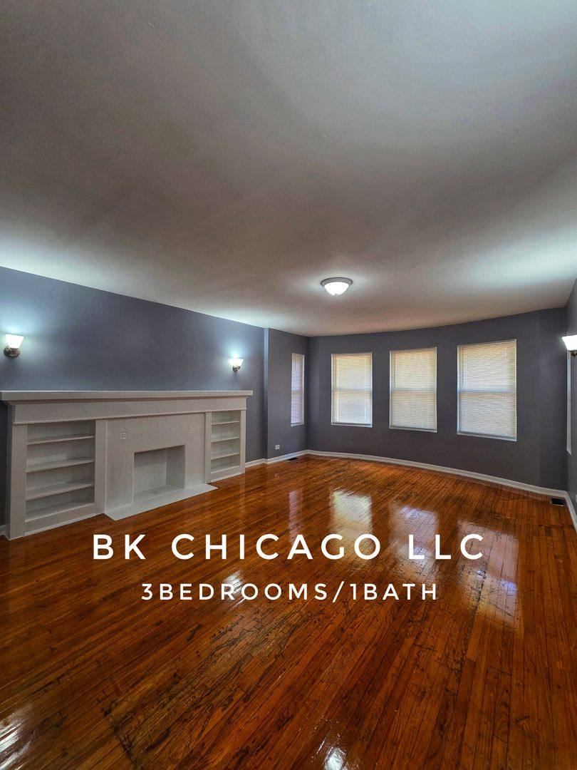 Apartment for rent at 7947 S Essex Ave, Chicago, IL 60617