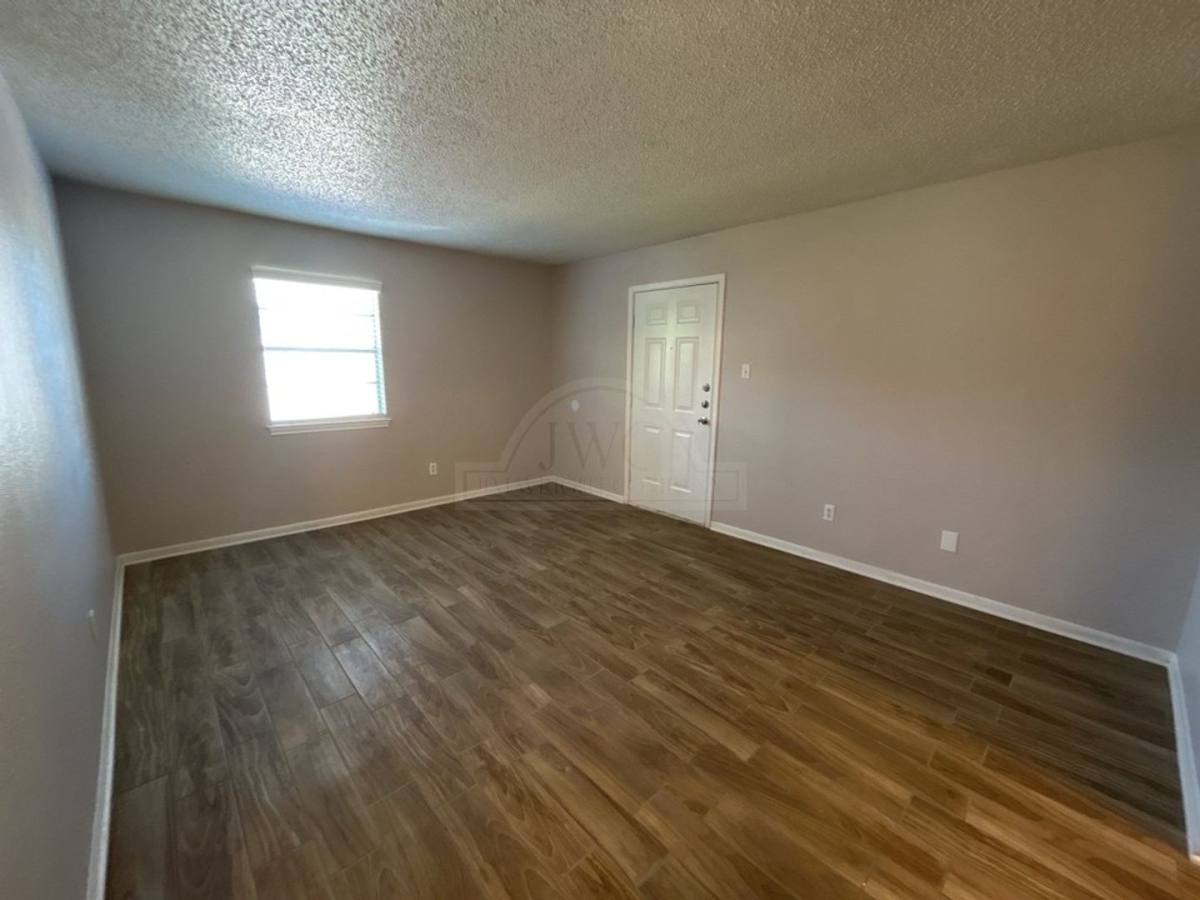 Apartment for rent at 105 W Reagan Ave, Copperas Cove, TX 76522