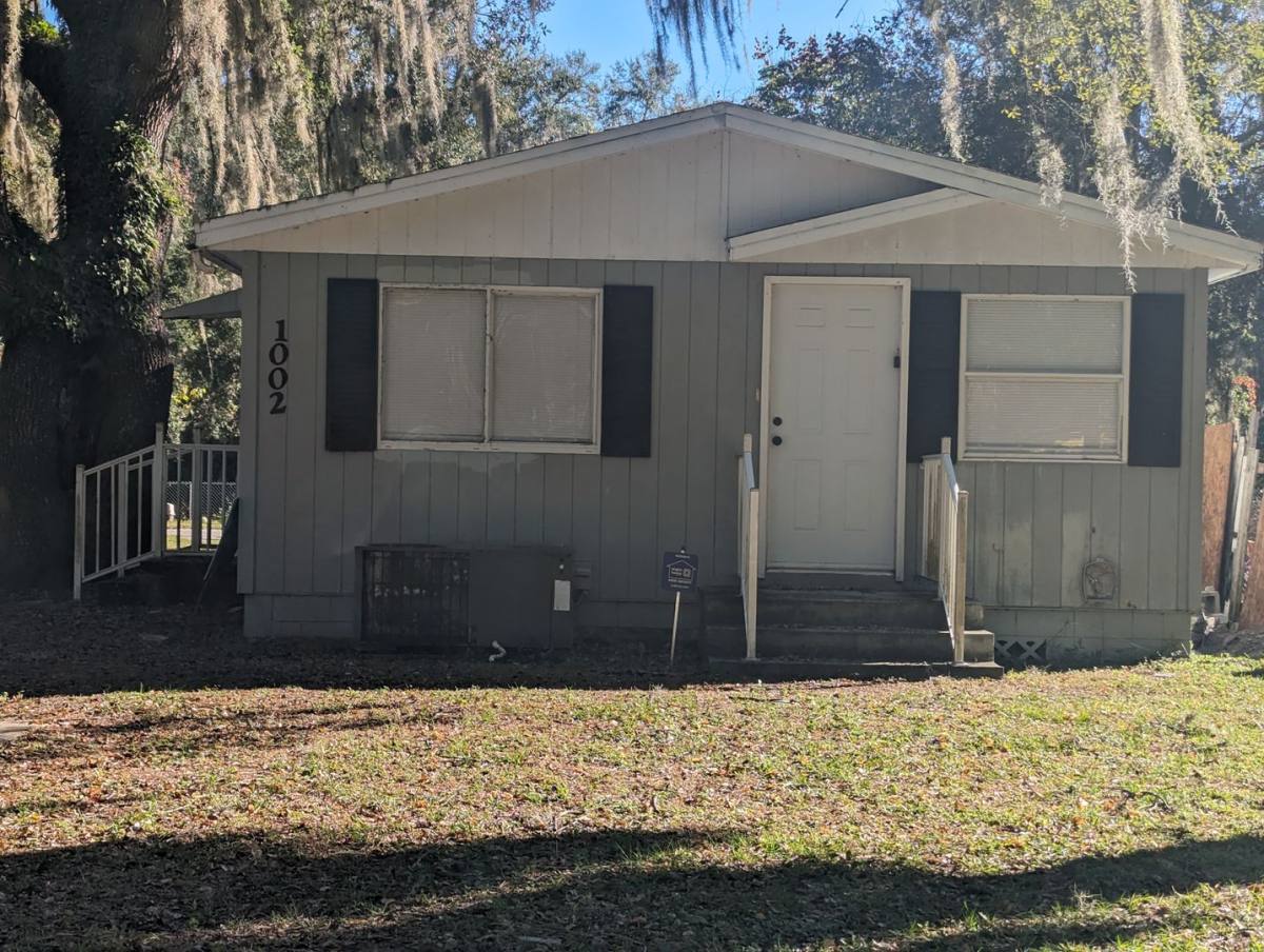 House for rent at 1002 Georgia Ave, Leesburg, FL 34748