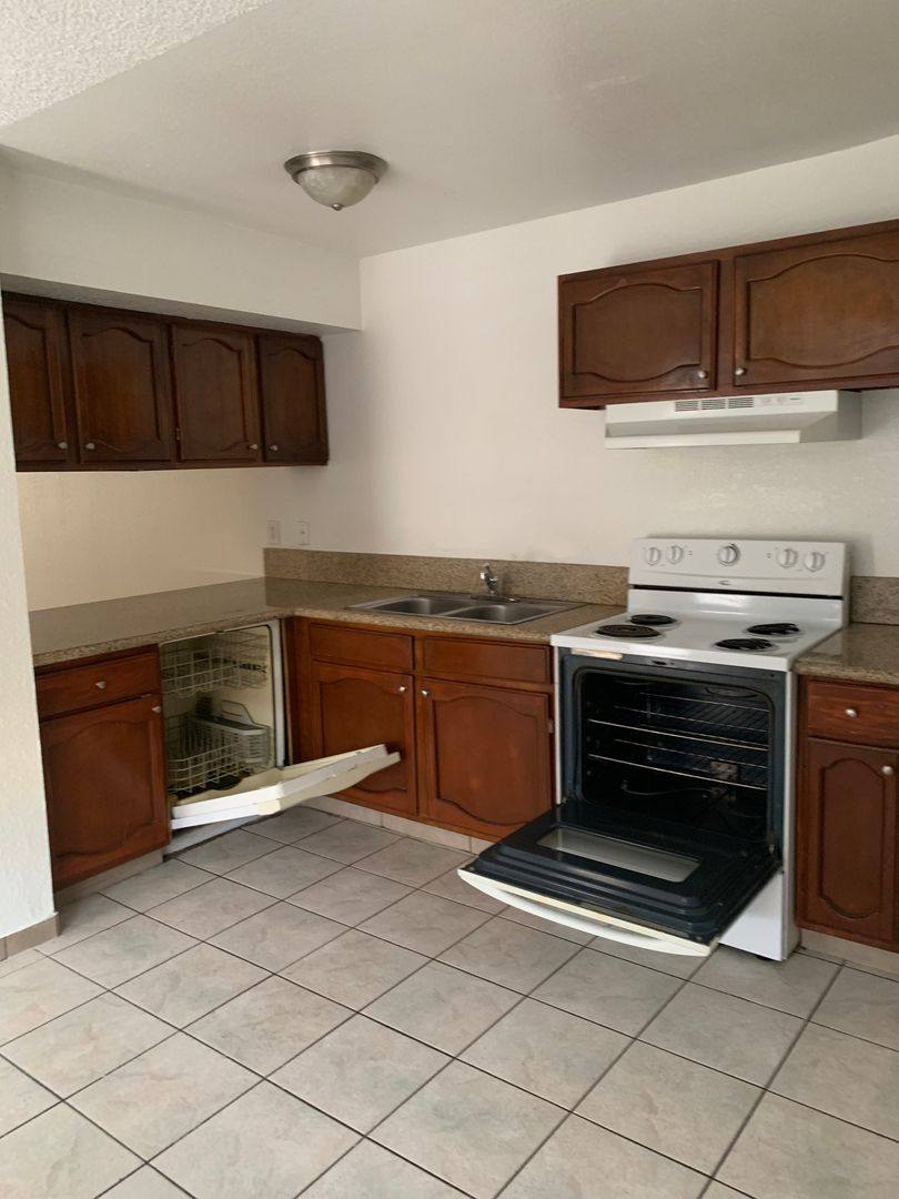 Townhouse for rent at 5148 Greene Lane, Las Vegas, NV 89119