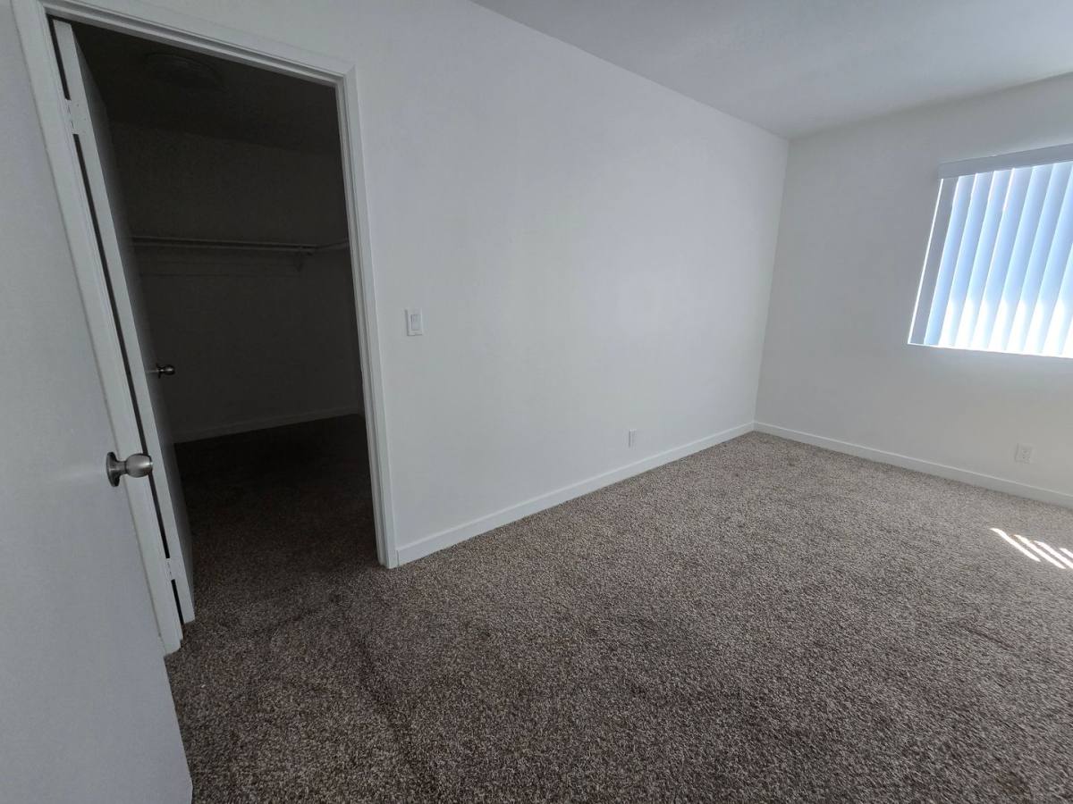 Apartment for rent at 2650 E Park Lane, Anaheim, CA 92806