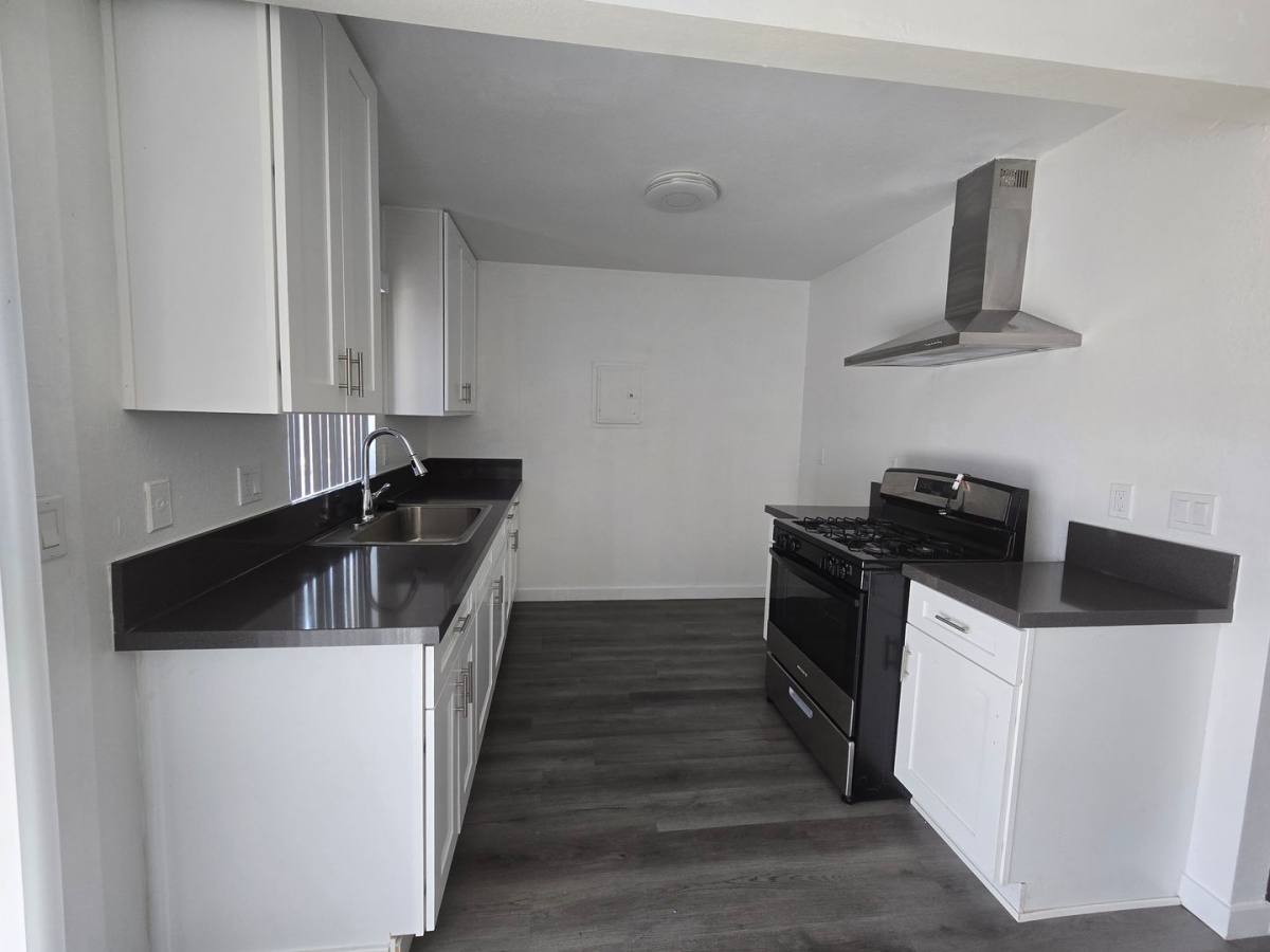 Apartment for rent at 2650 E Park Lane, Anaheim, CA 92806