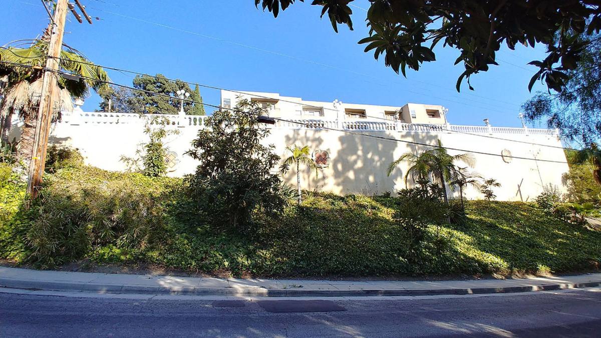 Apartment for rent at 1850 Morton Ave, Los Angeles, CA 90026