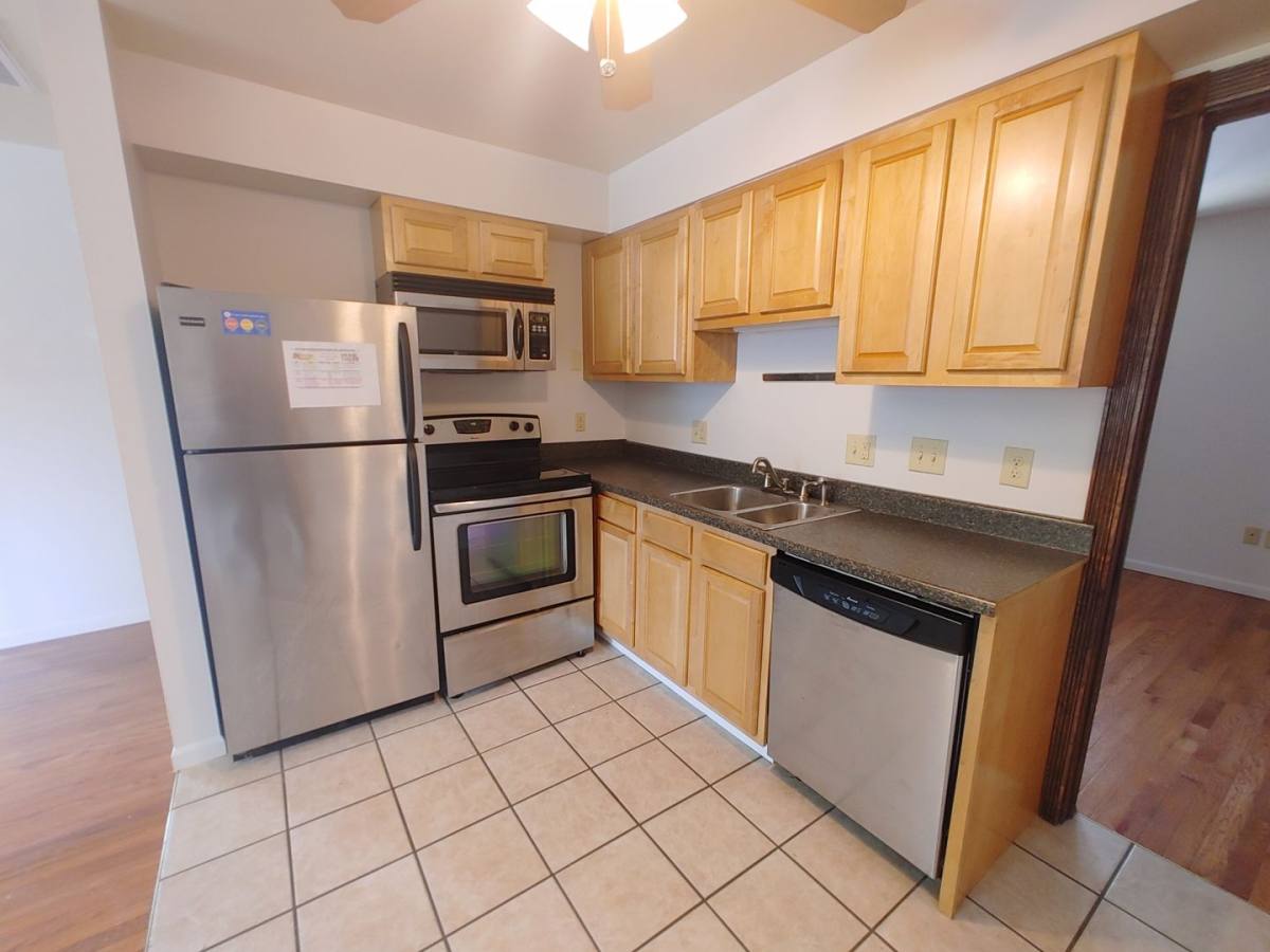 Apartment for rent at 1827 N 4th St, Columbus, OH 43201