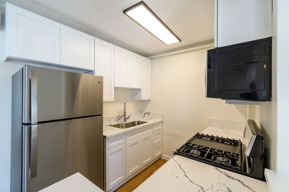 Apartment for rent at 12571 Kensington Lane, Garden Grove, CA 92840