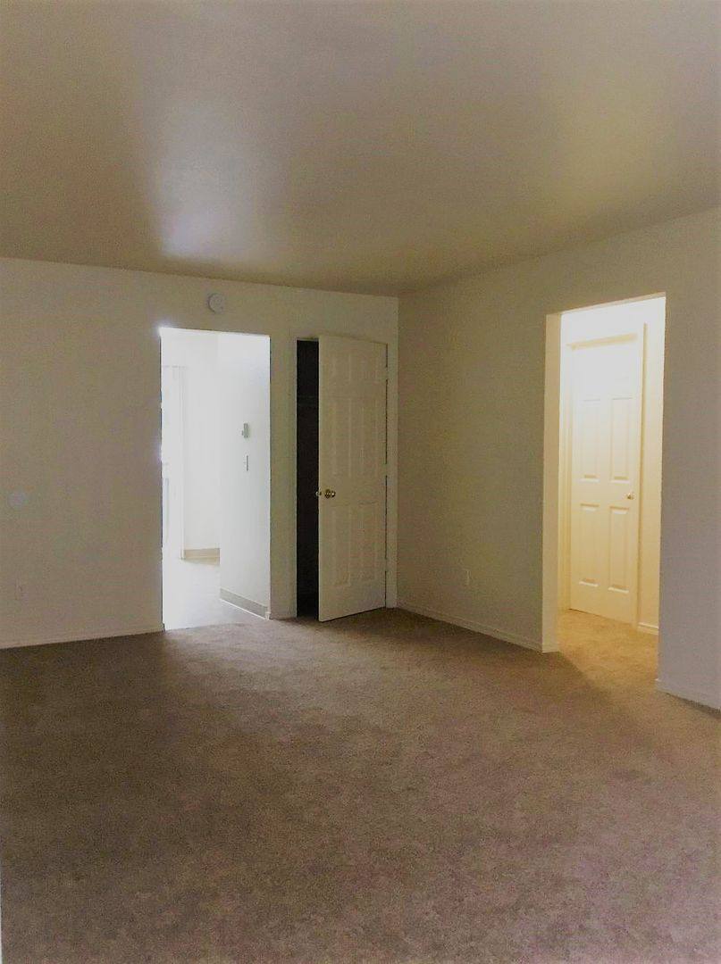 Apartment for rent at 911 SE 187th Ave, Portland, OR 97233