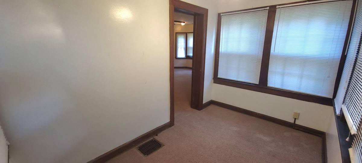 Apartment for rent at 2054 Iuka Ave, Columbus, OH 43201