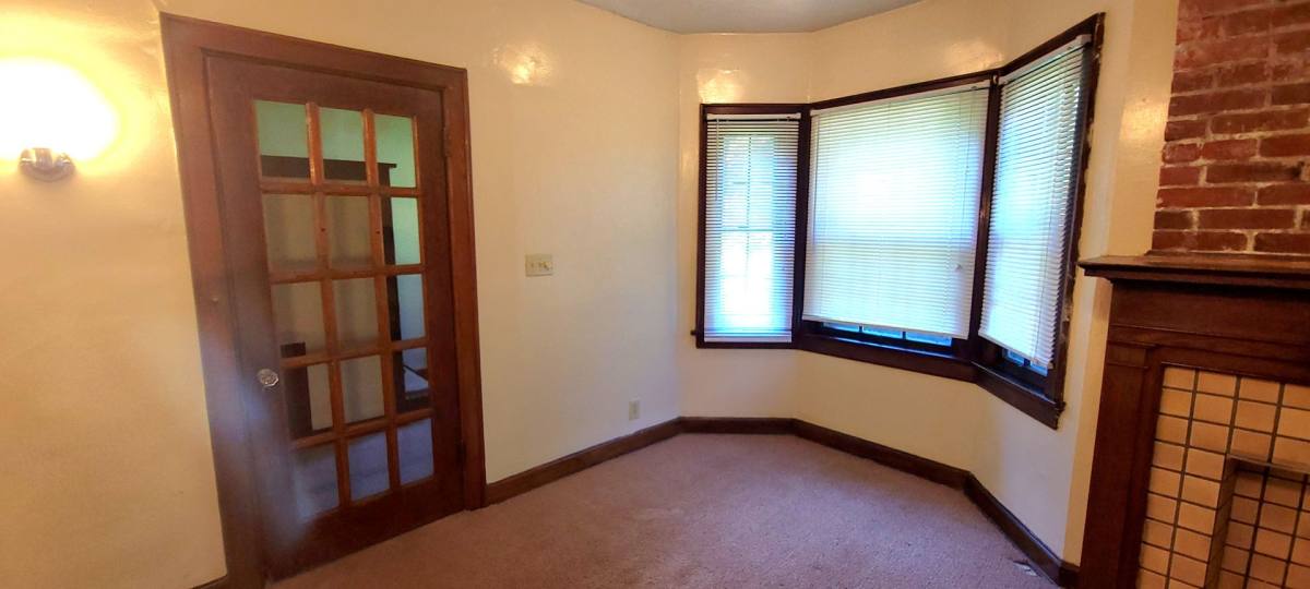 Apartment for rent at 2054 Iuka Ave, Columbus, OH 43201