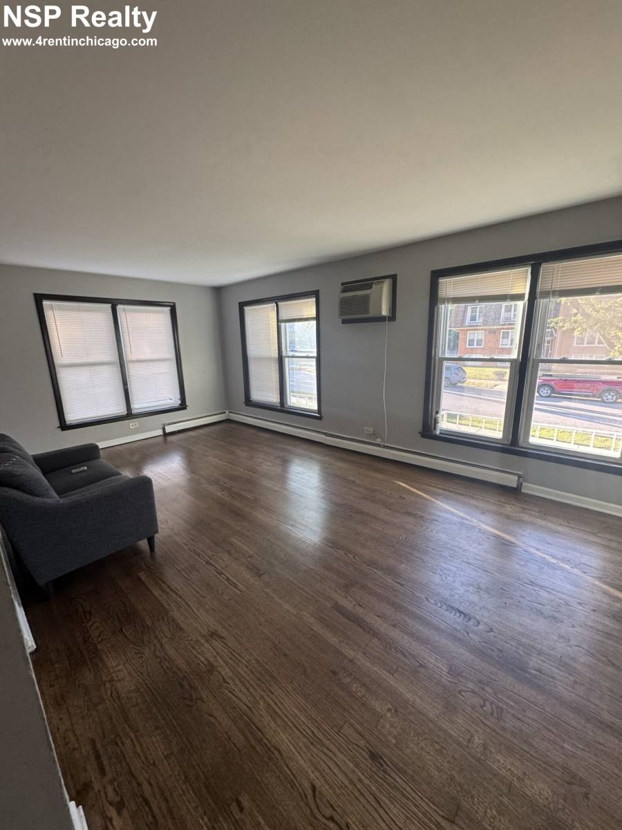 Apartment for rent at 430 Stevens Dr #101, Addison, IL 60101