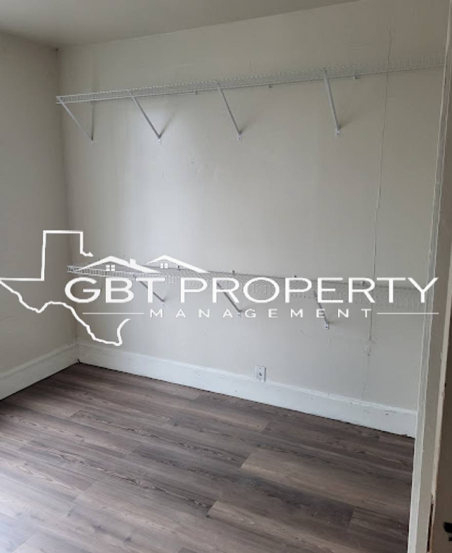 Apartment for rent at 906 E Cotton St, Longview, TX 75602