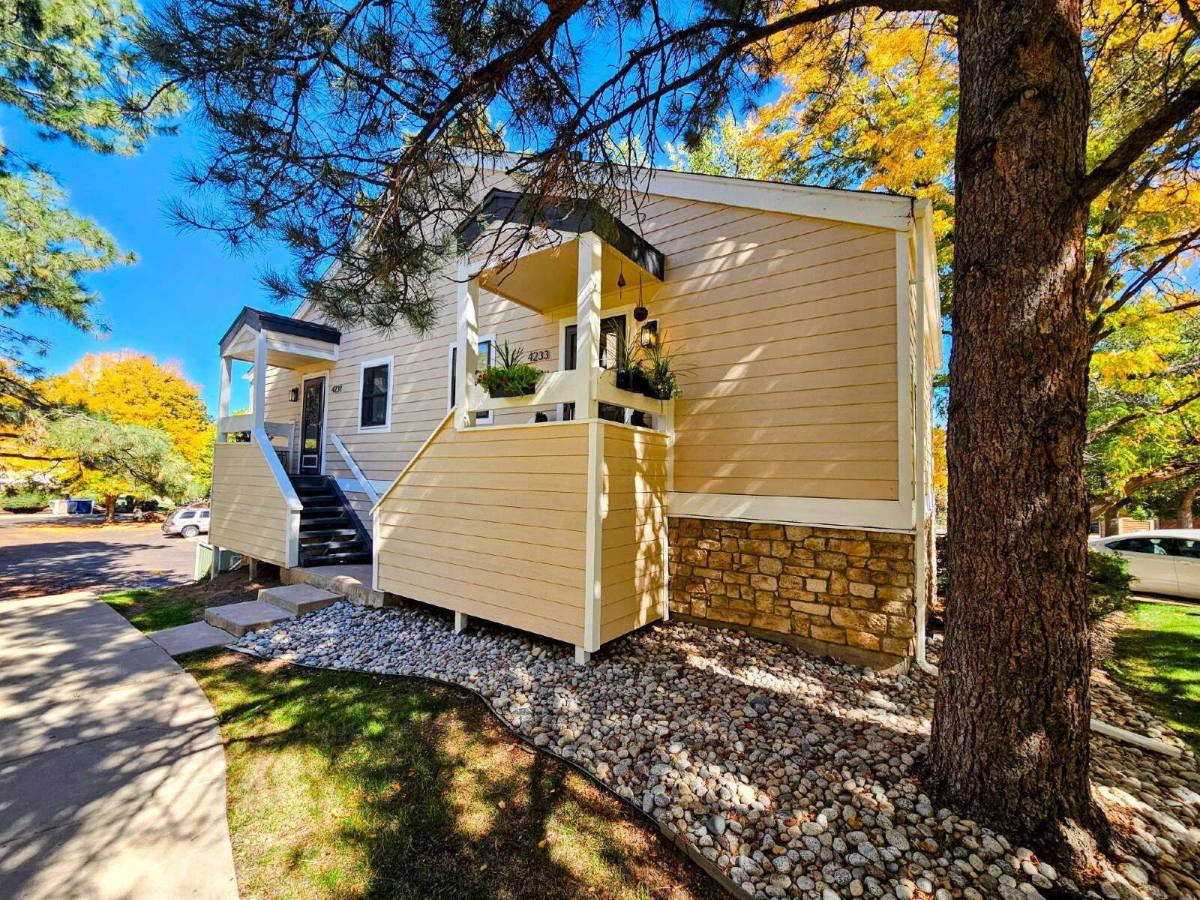 Townhouse for rent at 4233 S Richfield Way, Aurora, CO 80013