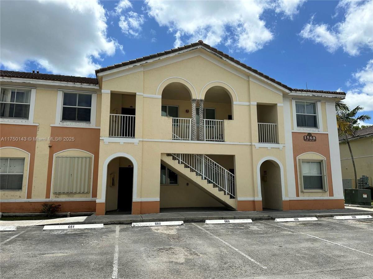 Apartment for rent at 1568 SE 26th St, Homestead, FL 33035