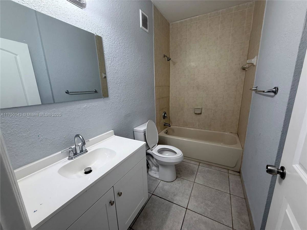 Apartment for rent at 1568 SE 26th St, Homestead, FL 33035
